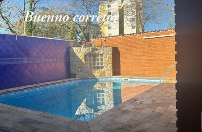 Casa ótima localização na vila Industrial São José dos Campos SP .