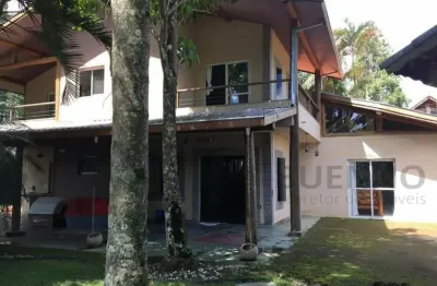Chácara arquitetura rústica muita natureza e qualidade de vida.