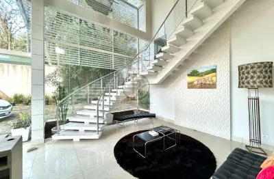 Prédio comercial em araucária. aproximadamente 1500,00m2 de área construída. 28.657m² terreno. instalações de altíssimo nível. apenas r$ 5.990.000,00