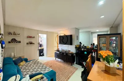 Apartamento garden em condomínio clube completo, localizado no bairro uberaba. dispõe de 3 dormitórios, incluindo uma suíte, e 1 vaga de garagem.