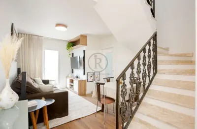 Cobertura de 2 dormitórios com 1 suíte, semi-mobiliada, área gourmet, escritório no bairro ahú, com orientação para o norte e vista privilegiada.