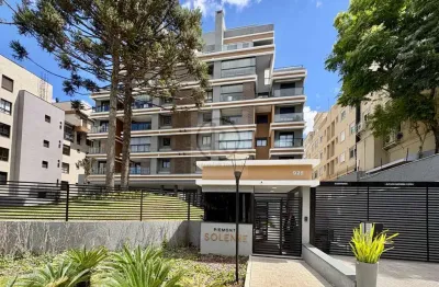 Apartamento semi mobiliado de 2 dormitórios com suíte, condomínio clube, sacada com churrasqueira e uma vista deslumbrante.