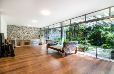 Casa para alugar na Rua Groenlândia, 1478, Jardim América, São Paulo