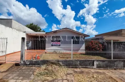 Casa para Venda em Maringá, Conjunto Habitacional Karina, 3 dormitórios, 1 banheiro, 3 vagas