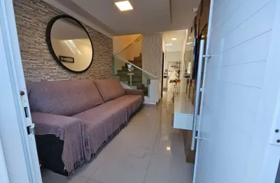 Casa em condomínio fechado com 2 quartos à venda no Solemar, Praia Grande 