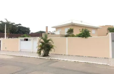Casa com 4 quartos para alugar no Solemar, Praia Grande 