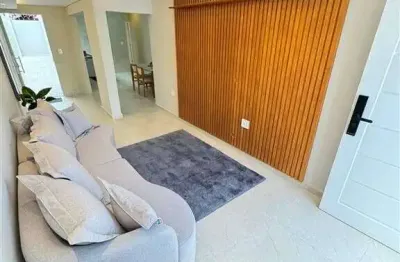 Casa com 2 quartos à venda na Vila Caiçara, Praia Grande 