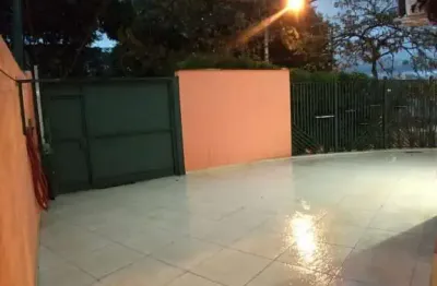 Venda i casa sobrado 3 dormitórios, 2 banheiros, 5 vagas