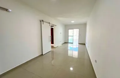 Apartamento 2 dorm. sendo uma suíte localizado no canto do forte/pg