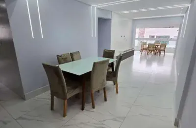 Apartamento espaçoso na aviação: 3 suítes, semi mobiliado e lazer completo!