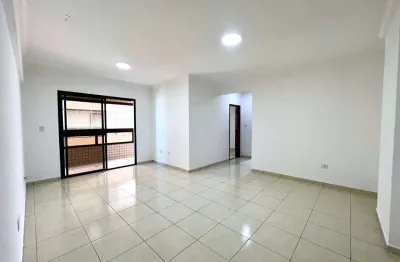 Apartamento de 2 dormitórios com suite, prédio frente mar com vista incrível.