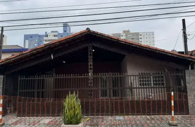 Casa de 3 dormitórios sendo 1 suíte guilhermina, 650 mil