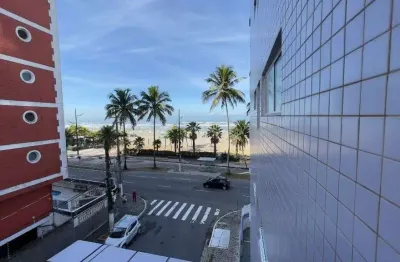 Apartamento reformado com 2 dormitórios e vista mar!