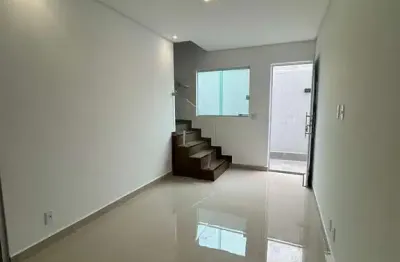 Encanto e conforto no maracanã: casa condomínio sobrado!