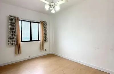 Apartamento de 2 dormitórios (1 suíte) com sacada e portaria 24h!