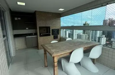 Cobertura duplex localizada no bairro Guilhermina, à 250 metros da praia.