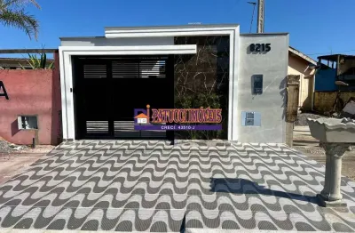 Viva a 250 Metros da Praia – Casa Nova com Piscina no Balneário Jussara!