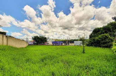 Terreno à venda na Avenida Humberto Cereser, 2300, Jardim Caxambu, Jundiaí