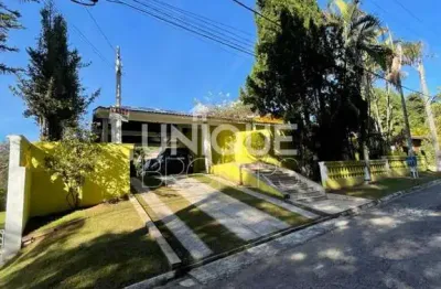 Casa de condomínio com 3 quartos, alpes dos araçás (jordanésia) - cajamar