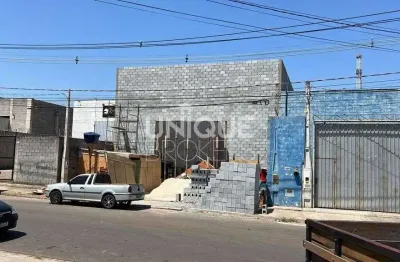 Casa à venda na Avenida Eunice Cavalcante de Souza Queiroz, 84, Parque Residencial Jundiaí, Jundiaí