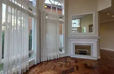 Imóvel único, estilo Americano com 3 dormitórios à venda, 304 m² por R$ 2.390.000 - Urbanova - São José dos Campos/SP