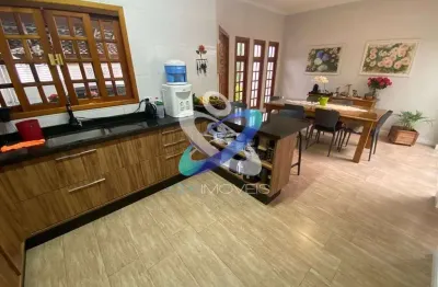 Casa com 3 dormitórios à venda, 96 m² por R$ 650.000,00 - Villa Branca - Jacareí/SP