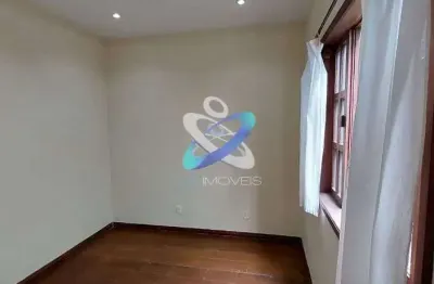 Casa com 6 dormitórios à venda, 372 m² por R$ 950.000,00 - Vila Resende - Caçapava/SP