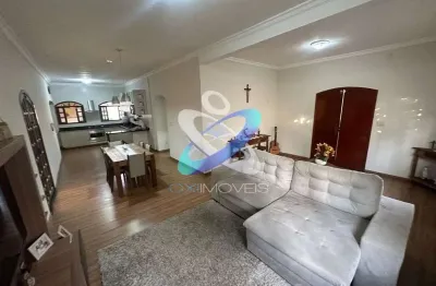 Sobrado com 4 dormitórios à venda, 280 m² por R$ 1.100.000,00 - Eugênio de Melo - São José dos Camp
