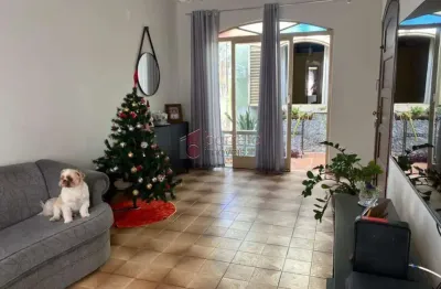 Casa térrea com edícula para venda - bairro vianelo - jundiaí/sp