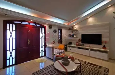 Casa a venda em jundiaí sp bairro jd pacaembu 280m² 3 dorms (1 suíte) salas amplas. cozinha planejada. área gourmet. 4 vgs!