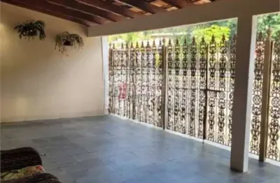 Casa térrea com 03 dormitórios à venda no jardim pacaembu em jundiaí/sp