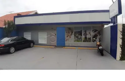 Vende-se excelente imóvel, para uso comercial ou residencial