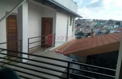 Casa a venda em jundiaí sp bairro jardim pacaembu 4 dorms (1 suíte) salas. 3 wcs. cozinha. quintal amplo c/ churrasqueira. 2 vgs!