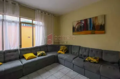 Casa com edicula para venda ou locação em jundiaí sp bairro jardim caçula (próx jd colônia) 160m² 4 dorms (2 suíte) salas amplas. cozinha planejada. área gourmet. 4 vgs!