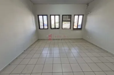 Salão comercial em piso superior para locação no vianelo - jundiaí/sp