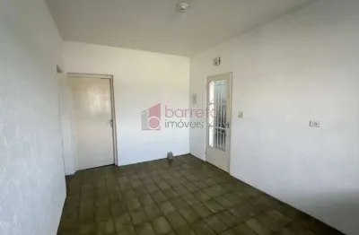 Casa em piso inferior com entrada compartilhada para locação no parque centenário - jundiaí/sp