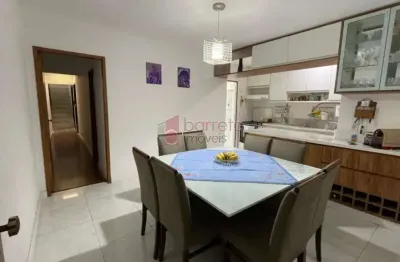 Casa sobrado com 150m² de terreno e 3 dormitórios à venda no bairro vila das hortências em jundiaí/sp