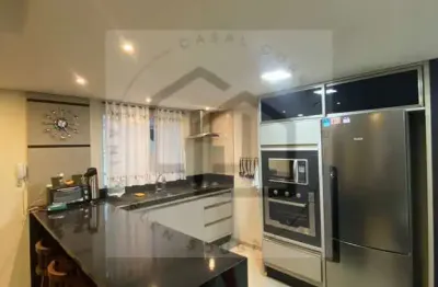 Sobrado em condomínio de 135m² com 3 dormitórios sendo 1 suíte