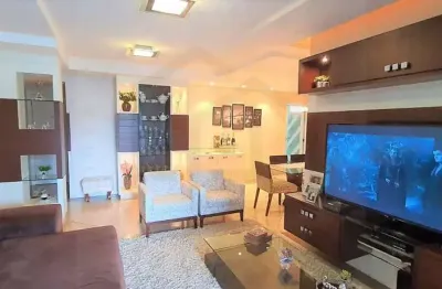 Apartamento de 140m² com 3 dormitórios sendo 1 suíte