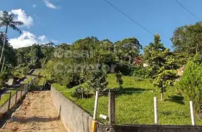 Casa com 3 dormitórios, terreno de 2.160m² oportunidade de investimento
