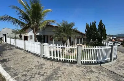 Incrível casa totalmente mobiliada com 3 dormitórios