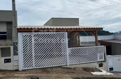 Casa com 3 quartos para alugar no Limeira Baixa, Brusque 
