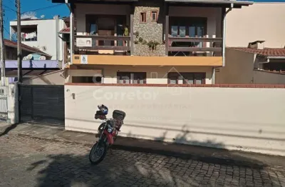 Casa com 6 quartos à venda no Santa Terezinha, Brusque 