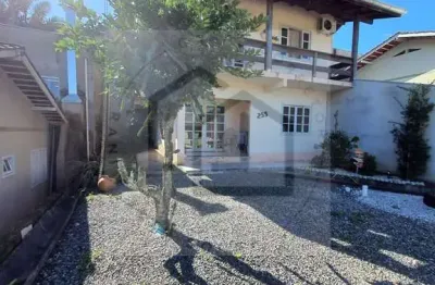 Casa à venda no bairro santa terezinha - brusque/sc