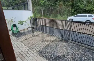 Linda casa totalmente mobiliada de 3 dormitórios sendo 1 suíte