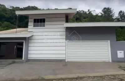 Casa alto padrão com piscina - 4 dormitórios sendo 2 suítes