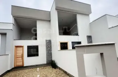 Casa térrea com 3 dormitórios sendo 1 suíte e terreno para lazer