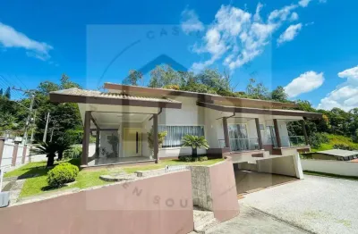 Linda casa de 3 suítes próximo do centro de brusque