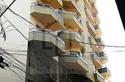 Apartamento com três dormitórios sendo uma suíte no centro de brusque