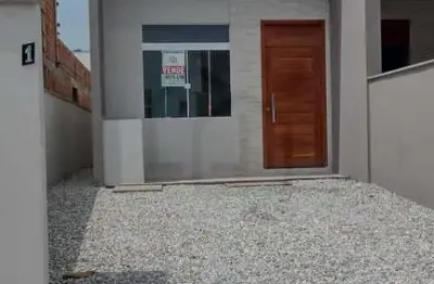 Casa  de 70m² com 3 dormitórios sendo 1 suíte e 1 vaga de garagem